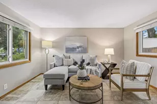 253 Washburn Ave N, Minneapolis, MN 55405 - Photo 5