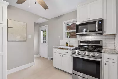 253 Washburn Avenue N, Minneapolis, MN 55405 - Photo 11