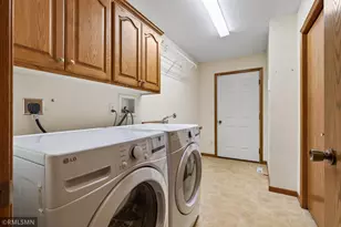 346 E Century St, Belle Plaine, MN 56011 - Photo 17