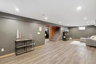 2258 W 105th St, Bloomington, MN 55431 - Photo 23