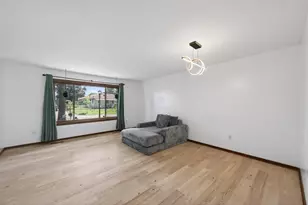 1631 Woodbridge St, Saint Paul, MN 55117 - Photo 3
