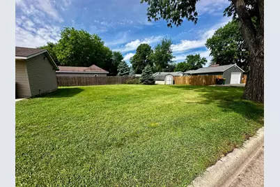 415 N 6th Street, Marshall, MN 56258 - Photo 9