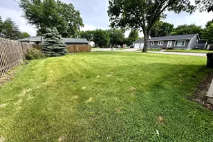 415 N 6th St, Marshall, MN 56258 - Photo 11