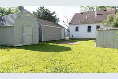 1719 1st Avenue NE, Austin, MN 55912 - Photo 29
