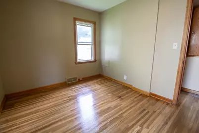 1719 1st Avenue NE, Austin, MN 55912 - Photo 9