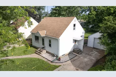 1719 1st Avenue NE, Austin, MN 55912 - Photo 1