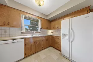 9532 Penn Cir, Bloomington, MN 55431 - Photo 5