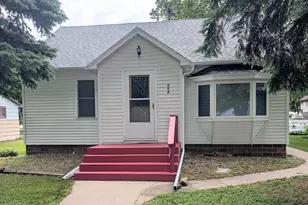 208 S 7th St, Montevideo, MN 56265 - Photo 1