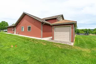 1506 Viking Ct, Fergus Falls, MN 56537 - Photo 5
