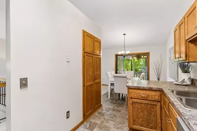1015 Aston Circle, Burnsville, MN 55337 - Photo 17