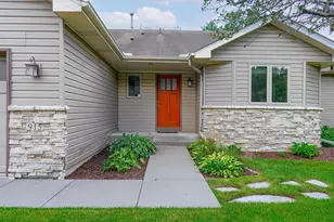 915 Ferndale St S, Maplewood, MN 55119 - Photo 7