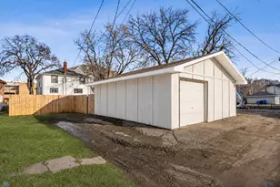 722 7th St N, Fargo, ND 58102 - Photo 29