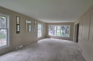 507 Knollwood Dr NW, Willmar, MN 56201 - Photo 9