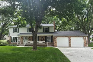 507 Knollwood Dr NW, Willmar, MN 56201 - Photo 1