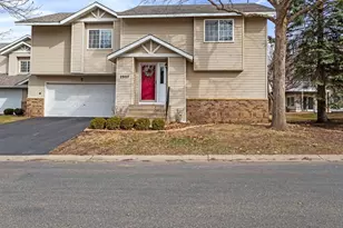 2907 Devonshire Cir, Woodbury, MN 55125 - Photo 1