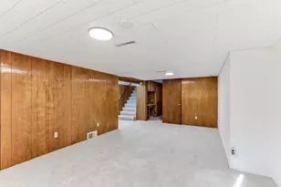 8933 Wally Dr, Golden Valley, MN 55427 - Photo 21