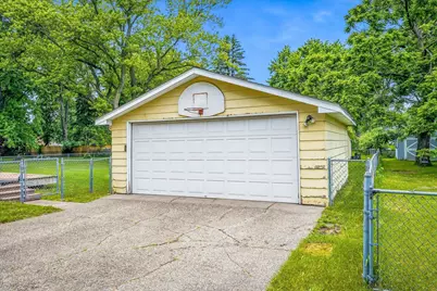 3687 Arcade Street N, Vadnais Heights, MN 55127 - Photo 3