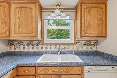 3687 Arcade Street N, Vadnais Heights, MN 55127 - Photo 15