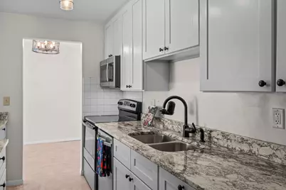 329 Geneva Avenue N #204, Oakdale, MN 55128 - Photo 7