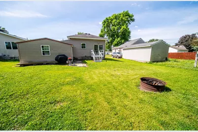 513 8th Ave SE, Waseca, MN 56093 - Photo 5