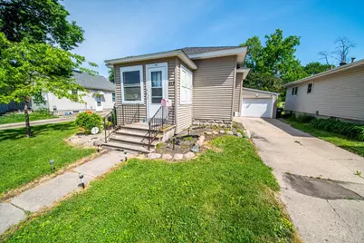 513 8th Ave SE, Waseca, MN 56093 - Photo 1
