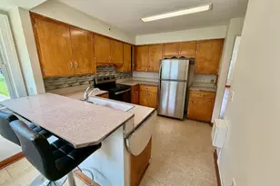565 Madson Ave SW, Hutchinson, MN 55350 - Photo 7