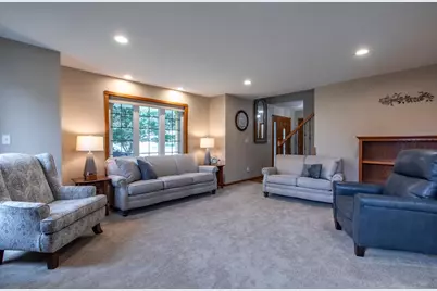 704 Country Estate Court SE, Stewartville, MN 55976 - Photo 5
