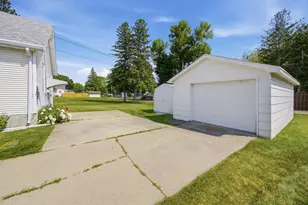 212 1st Ave SW, Dilworth, MN 56529 - Photo 19