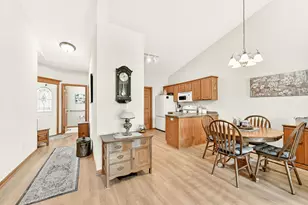4207 Red Hawk Dr SE, Rochester, MN 55904 - Photo 3