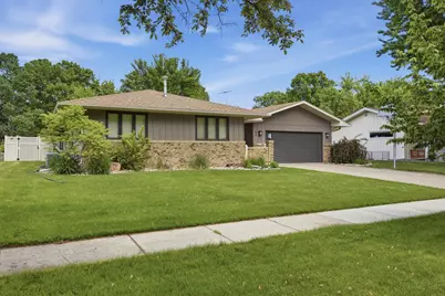 86 35th Avenue NE, Fargo, ND 58102 - Photo 3