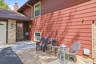 15873 Hayes Trail Ct, Apple Valley, MN 55124 - Photo 3