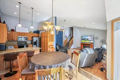 512 Hyde Avenue N, Mahtomedi, MN 55115 - Photo 21