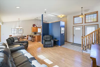 512 Hyde Avenue N, Mahtomedi, MN 55115 - Photo 15