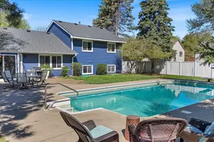 512 Hyde Ave N, Mahtomedi, MN 55115 - Photo 3