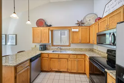 512 Hyde Avenue N, Mahtomedi, MN 55115 - Photo 15
