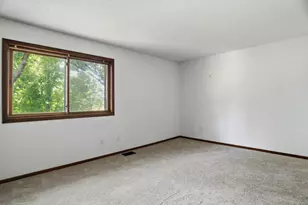 2455 Crestwood Dr, North Saint Paul, MN 55109 - Photo 11