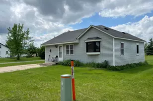 401 4th St NW, Wadena, MN 56482 - Photo 5