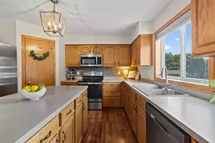 2721 Pampas Ct, Shakopee, MN 55379 - Photo 9