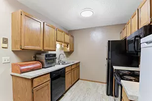 8709 Maplebrook Pkwy N, Brooklyn Park, MN 55445 - Photo 7