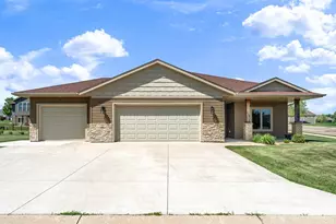 290 Acorn Pl NE, Owatonna, MN 55060 - Photo 1