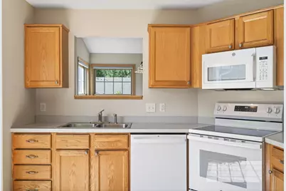 2133 Southwind Road, Maplewood, MN 55109 - Photo 9