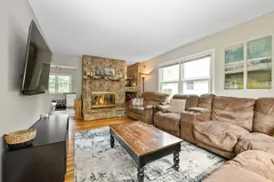 1031 Sumter Ave N, Golden Valley, MN 55427 - Photo 5