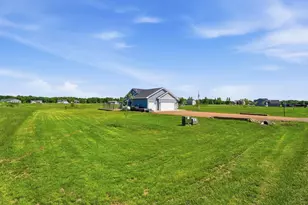 8594 Dolphin Rd, Princeton, MN 55371 - Photo 5