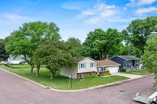 201 3rd St E, Tracy, MN 56175 - Photo 3