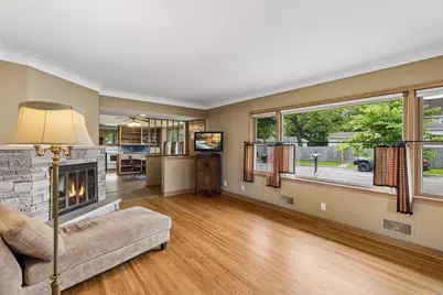 375 Jessamine Avenue W, Saint Paul, MN 55117 - Photo 9