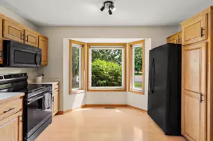 10452 61st St NE, Albertville, MN 55301 - Photo 5