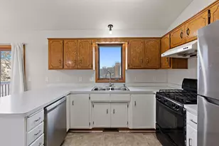 15720 Gallery Ave, Apple Valley, MN 55124 - Photo 3
