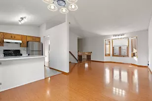 15720 Gallery Ave, Apple Valley, MN 55124 - Photo 5