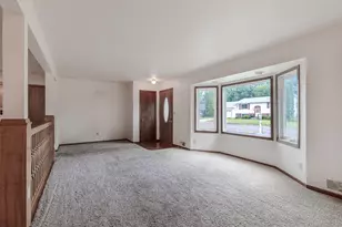 100 Meadow Ln, Mankato, MN 56001 - Photo 5