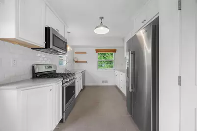2736 McNair Drive N, Robbinsdale, MN 55422 - Photo 9